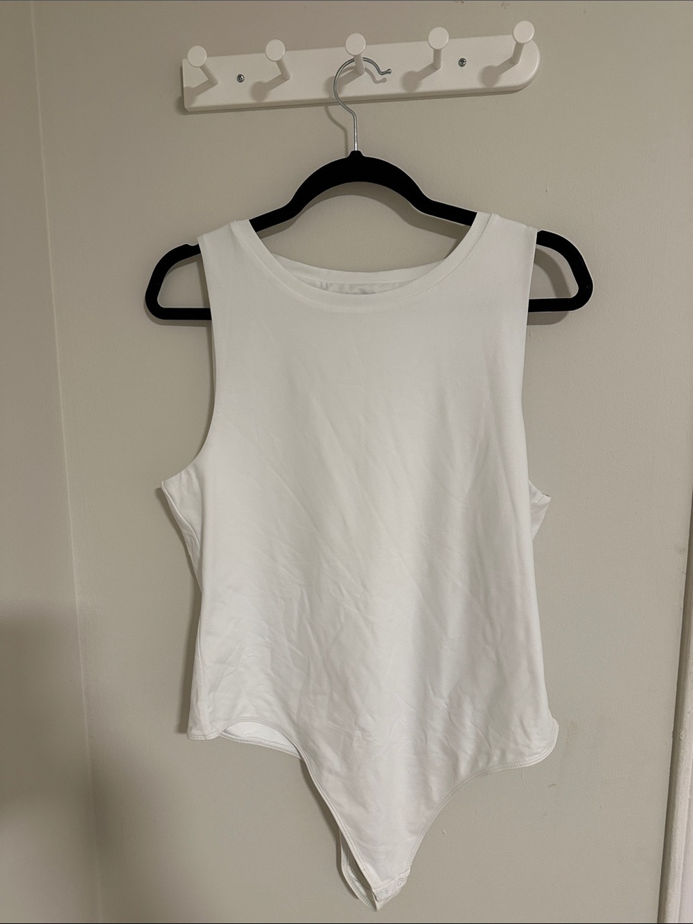 Babaton White Sleeveless Scoop Neck Bodysuit